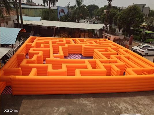 অরেঞ্জ 100SQM আউটডোর পার্ক খেলার মাঠ ভাড়া জন্য inflatable ল্যাবরেন্ট