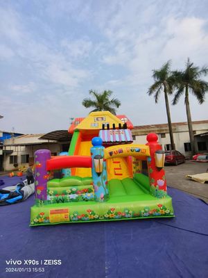 মজাদার পার্ক শুকনো inflatable বোমা স্লাইড সঙ্গে মিষ্টি দোকান থিম